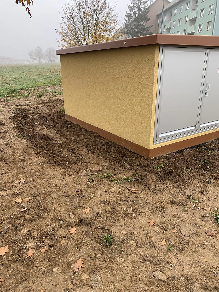 Práce v portfoliu - Uprava terenu a dlazba kolem trafostanice