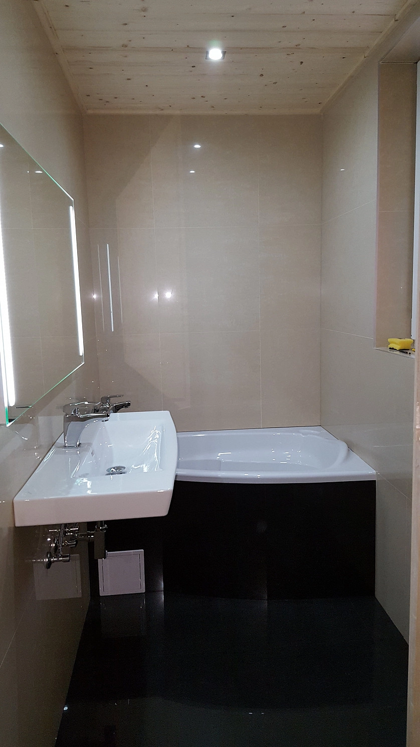 Práce v portfoliu - Rekonstrukce  domu na klíč v Novém Vestci - fotografie 3