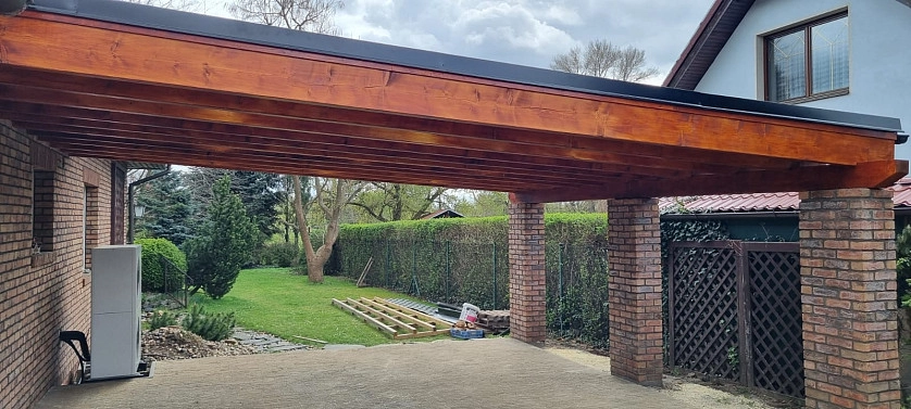 Práce v portfoliu - Přístřešek pro auta - fotografie 2