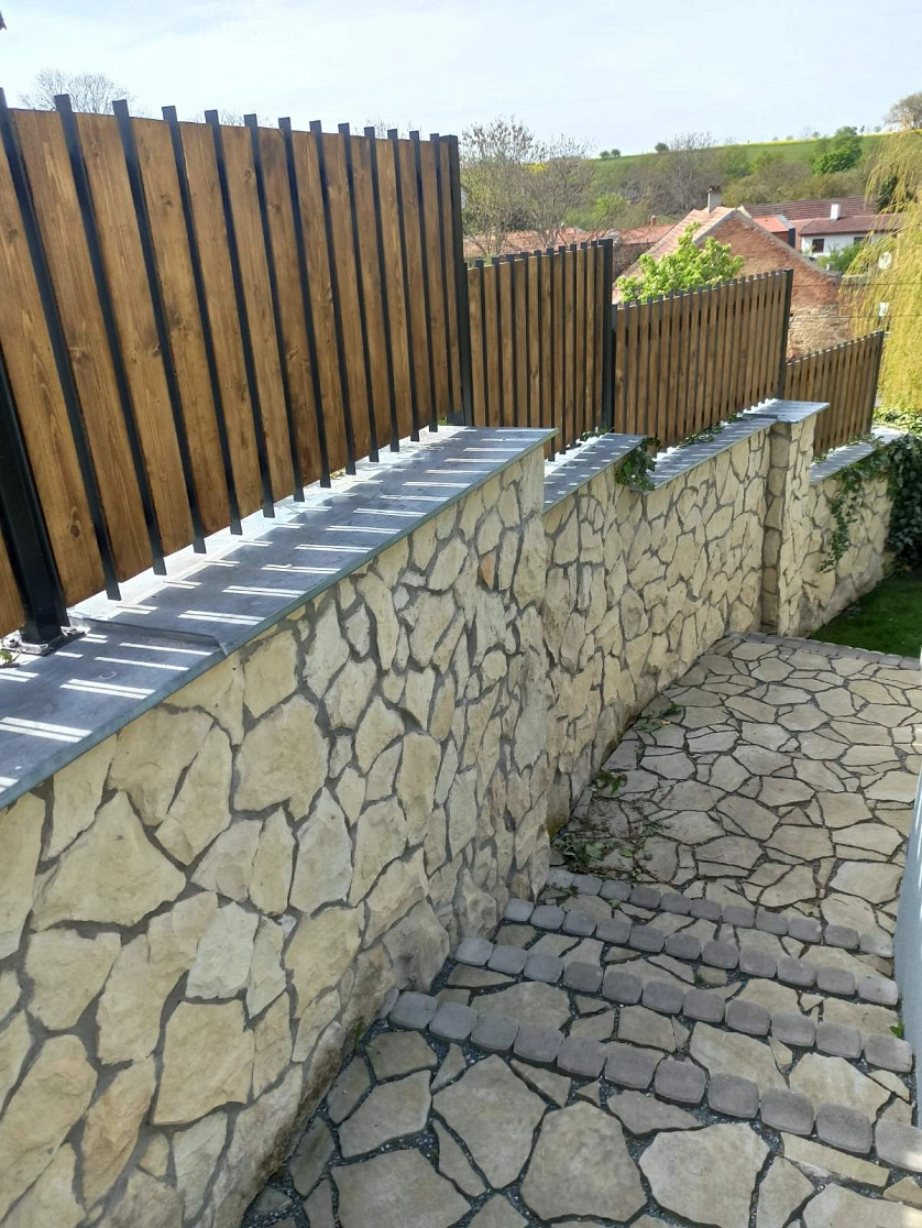 Práce v portfoliu - plot - fotografie 2