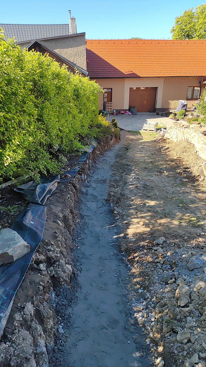 Práce v portfoliu - Установка забора из камня - fotografie 4