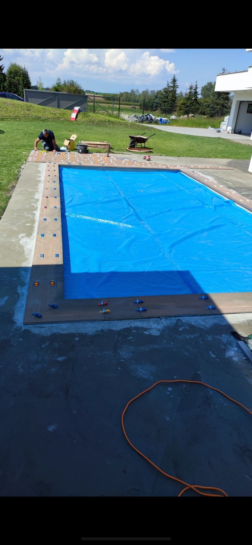 Práce v portfoliu - Obkladačské práce kolem bazénu - fotografie 6