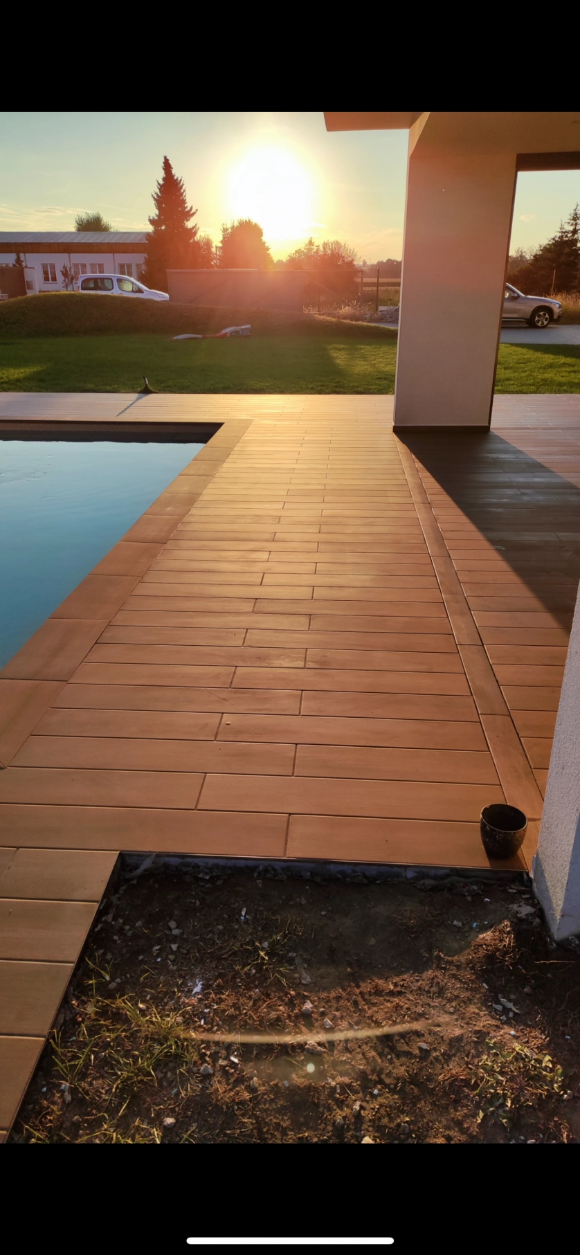 Práce v portfoliu - Obkladačské práce kolem bazénu - fotografie 3