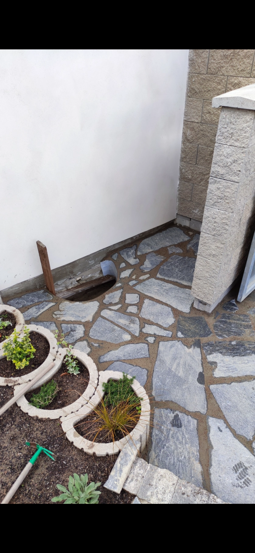 Práce v portfoliu - chodník z naturálního kamene - fotografie 4