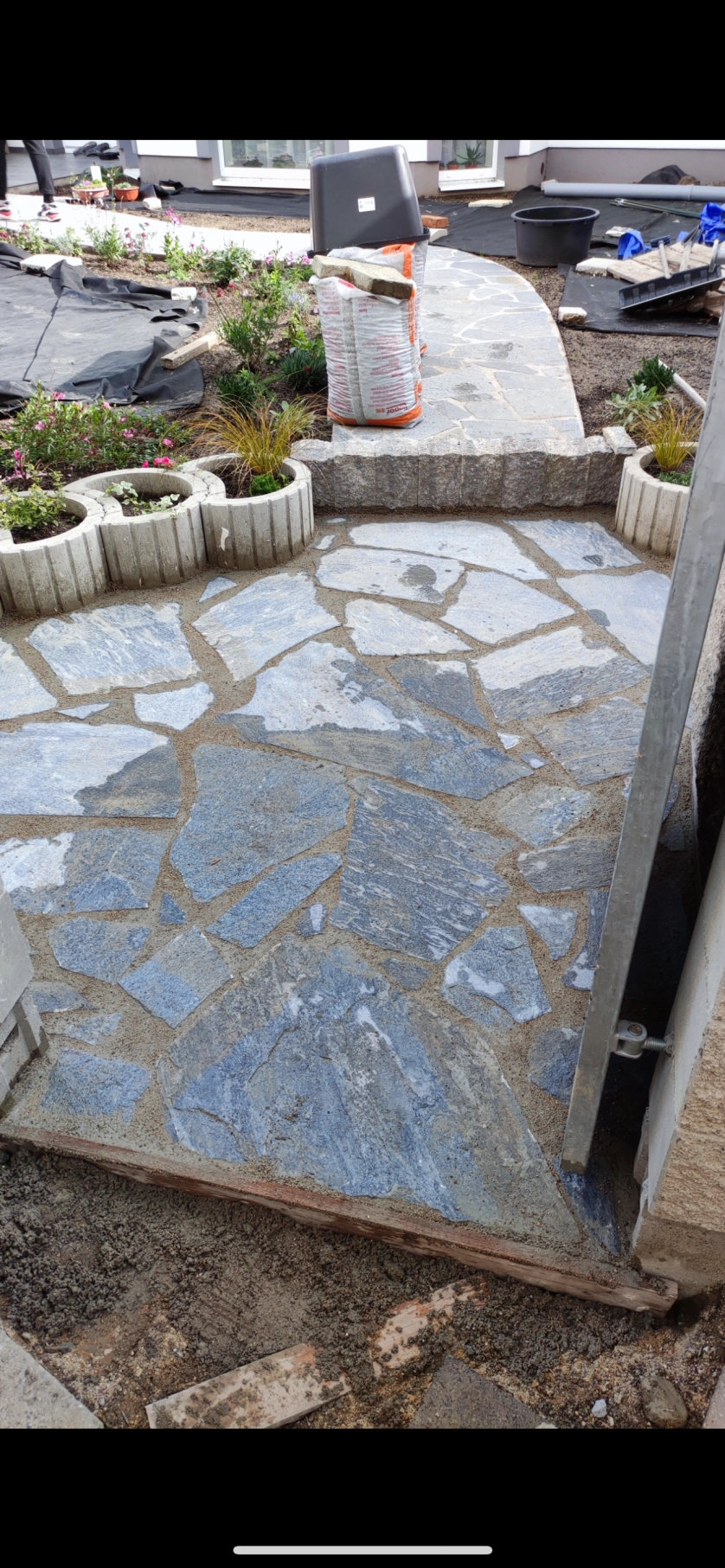 Práce v portfoliu - chodník z naturálního kamene - fotografie 5