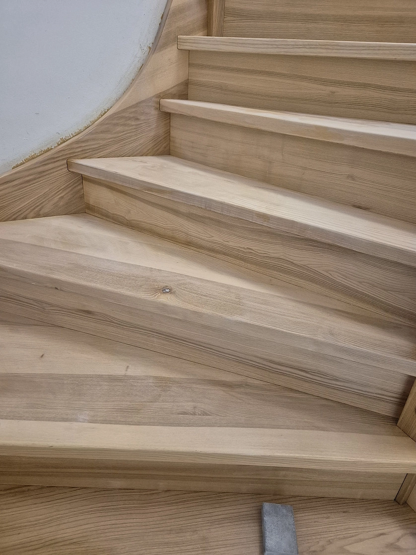 Práce v portfoliu - Lakování nábytku - fotografie 3