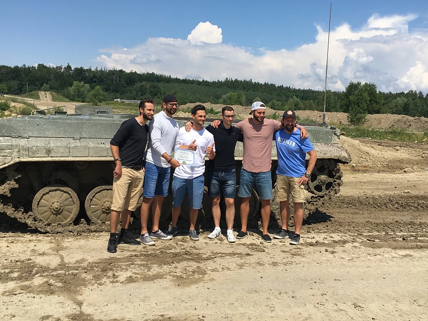 Práce v portfoliu - Езда на БМП по открытому полигону - fotografie 4