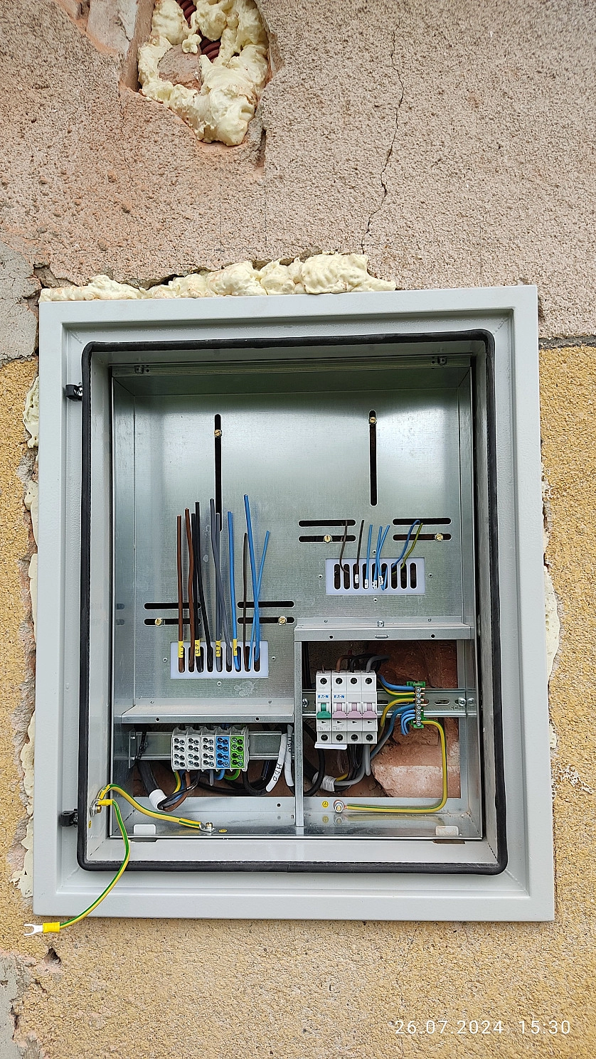 Práce v portfoliu - Установка, сборка, подключение щитов и шкафов - fotografie 3