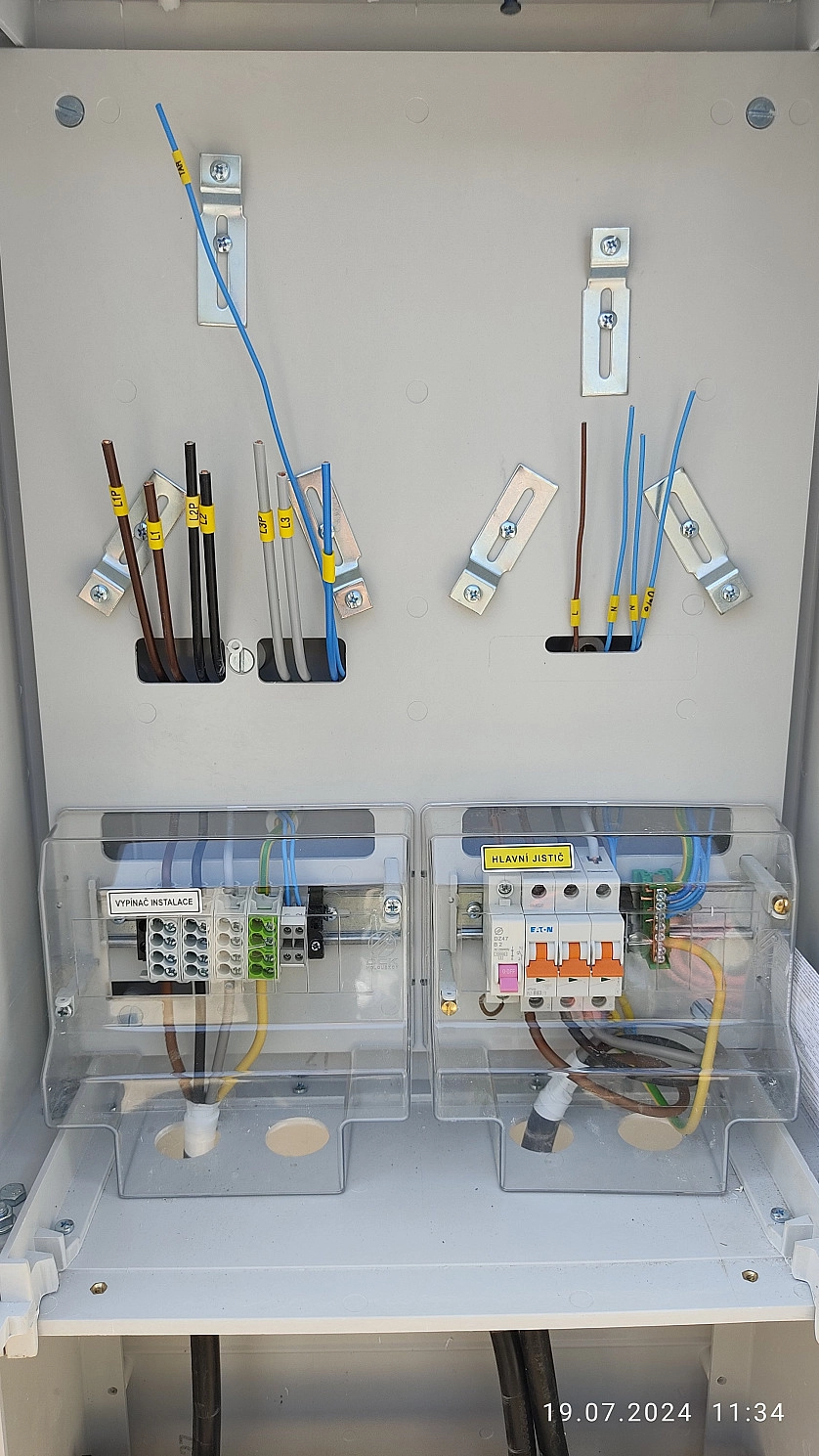 Práce v portfoliu - Установка, сборка, подключение щитов и шкафов - fotografie 4