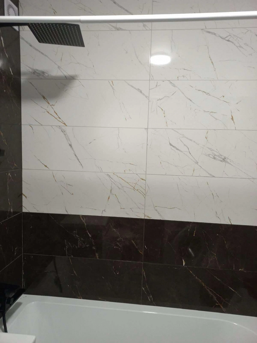 Práce v portfoliu - oblozeni koupelni - fotografie 5