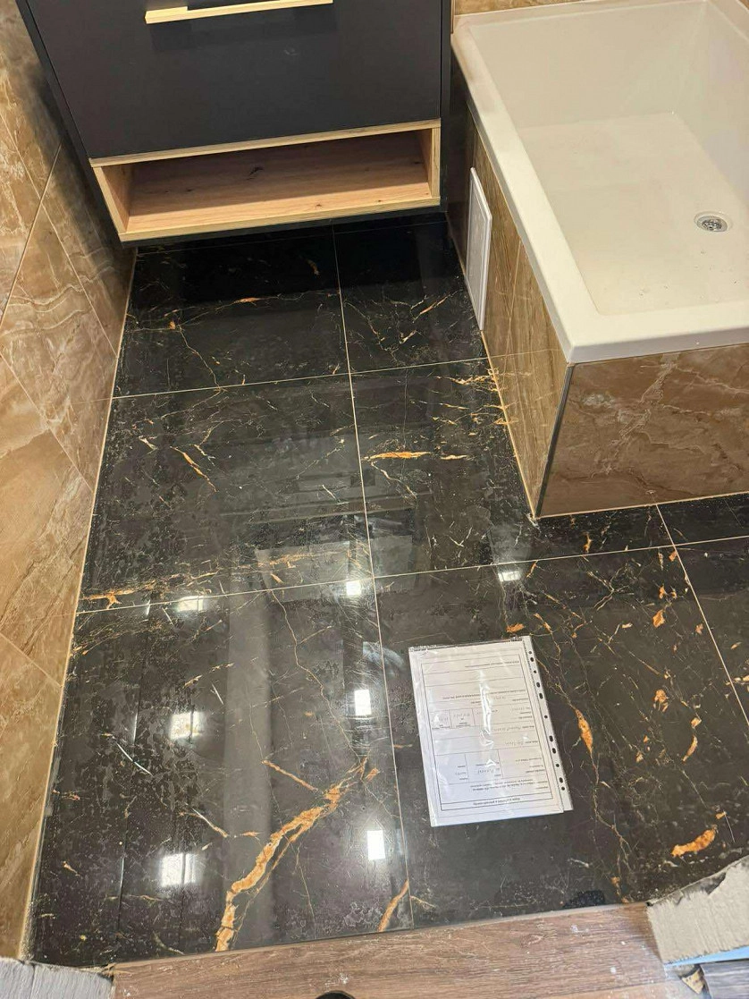 Práce v portfoliu - oblozeni koupelni - fotografie 6