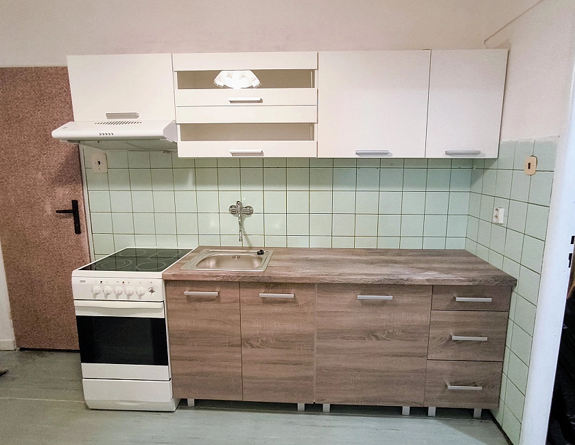 Práce v portfoliu - montáž kuchyňské linky - fotografie 4