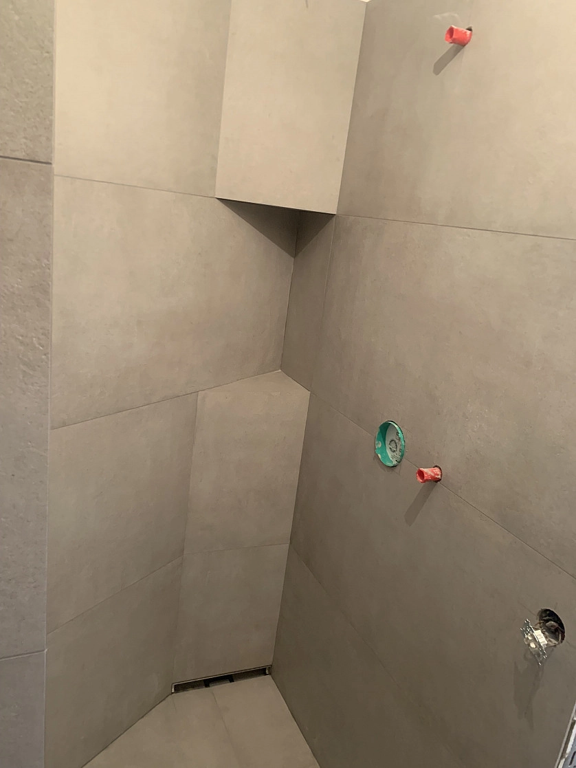 Práce v portfoliu - rekonstrukce bytu na klíč, sádrokarton, obklady - fotografie 3