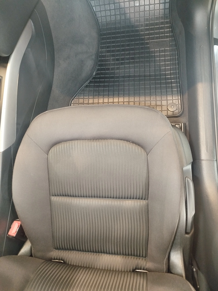 Práce v portfoliu - Čištění interiéru vozu - fotografie 6