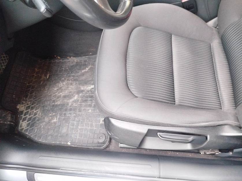 Práce v portfoliu - Čištění interiéru vozu