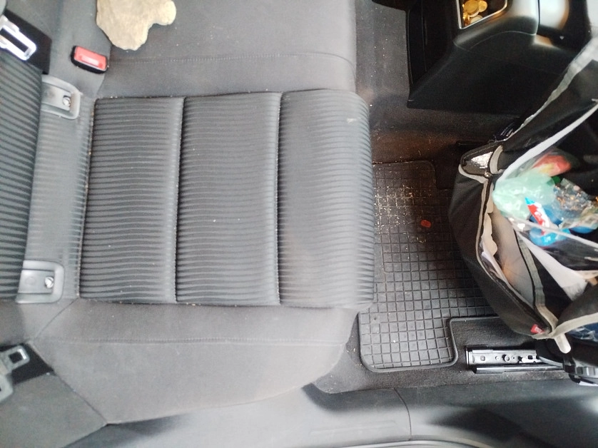 Práce v portfoliu - Čištění interiéru vozu - fotografie 3
