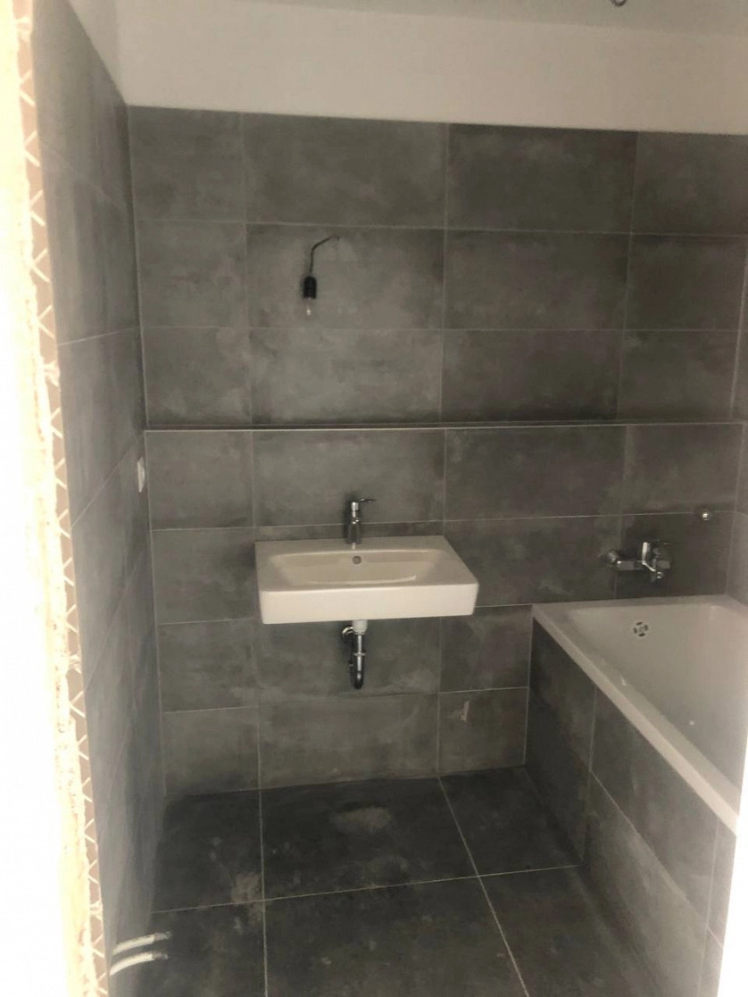 Práce v portfoliu - Obklady a dlažba - fotografie 3