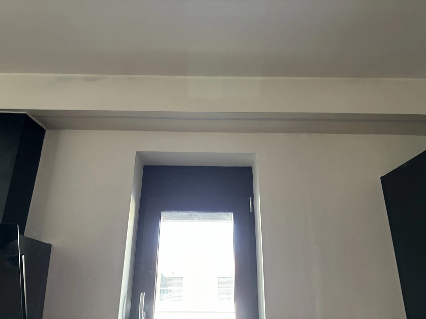 Práce v portfoliu - Kyslík pod odvetrani digestoře - fotografie 3