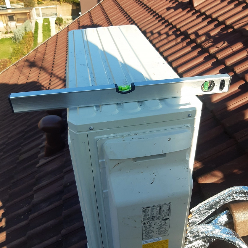 Práce v portfoliu - oprava klimatizace - fotografie 2