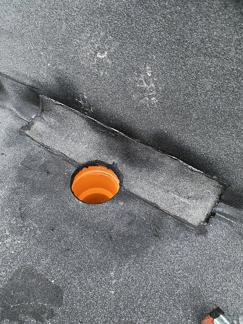 Práce v portfoliu - Hydroizolace střechy lepenkou - fotografie 3