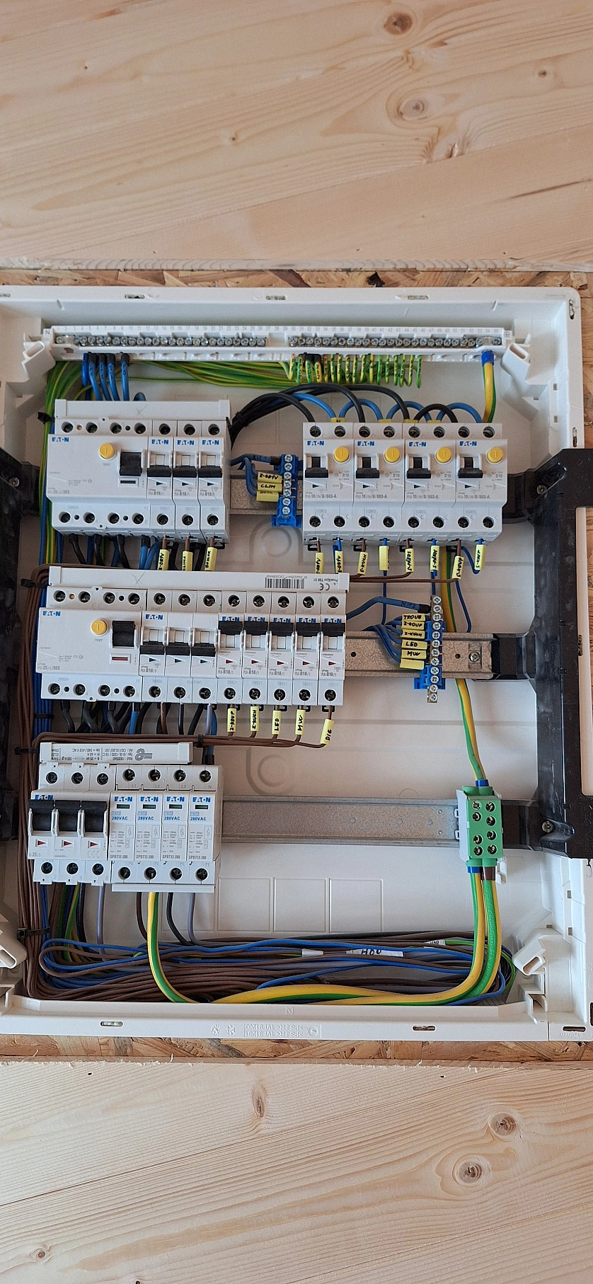 Работа портфолио - Vnitr  baraku,na střeše, na fasádu.