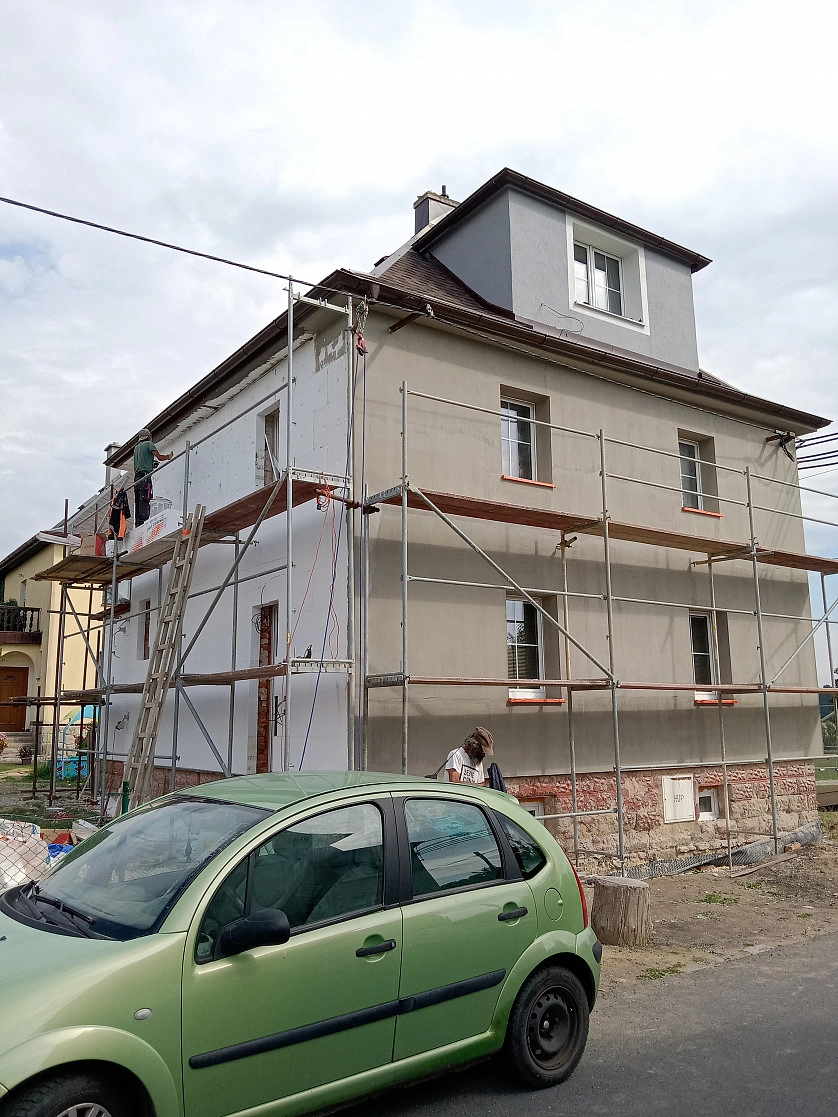 Práce v portfoliu - Zateplení plesná - fotografie 2