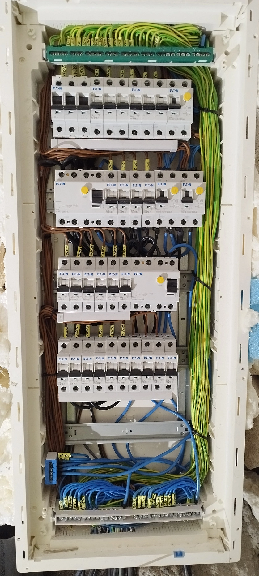 Práce v portfoliu - Монтаж электро щитовой