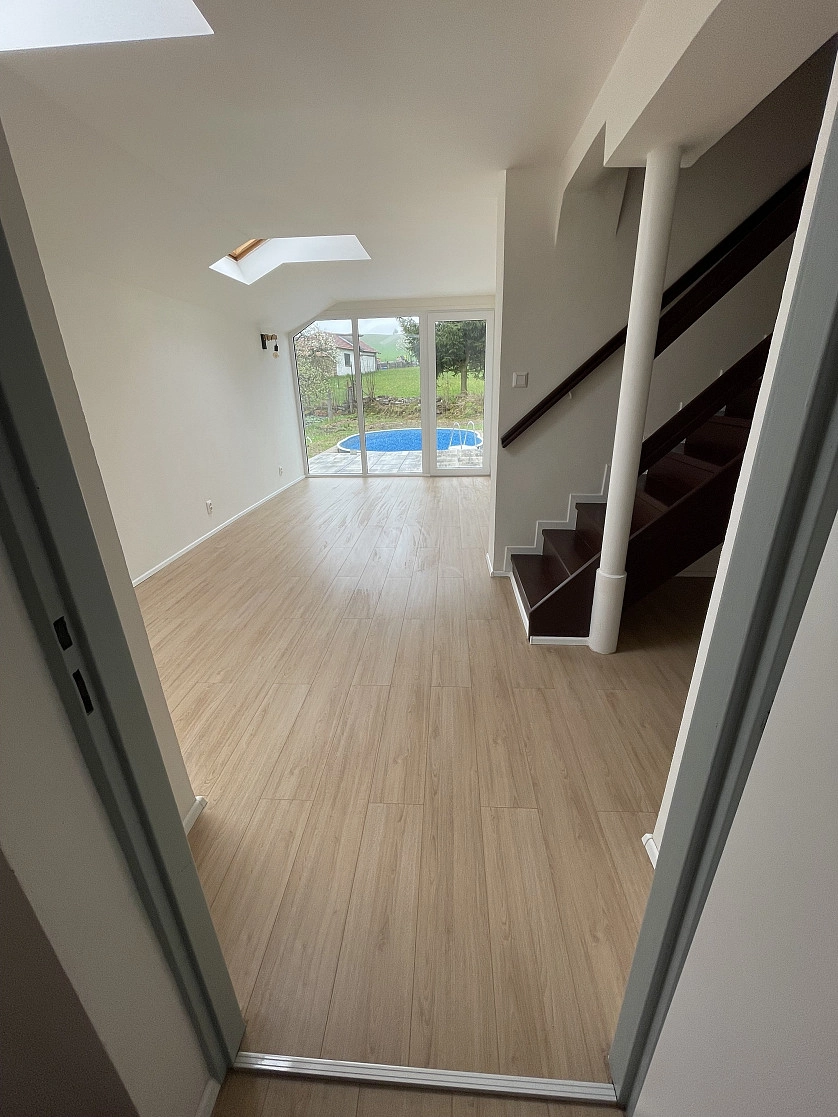 Práce v portfoliu - Rekonstrukce RD Boršov - fotografie 3