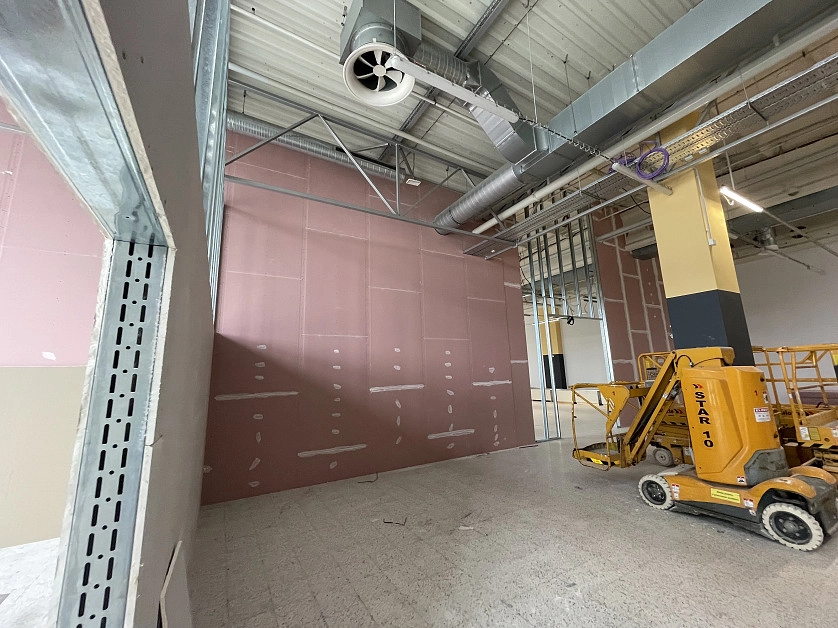 Práce v portfoliu - Výstavba prodejny Alza Čakovice - fotografie 4