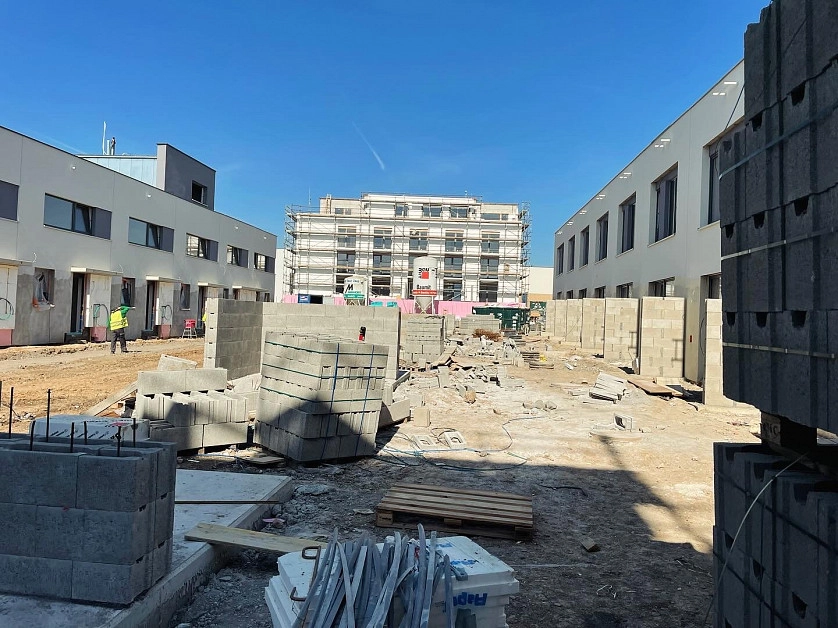 Práce v portfoliu - Vyzdívky zahradních domků Ďáblice