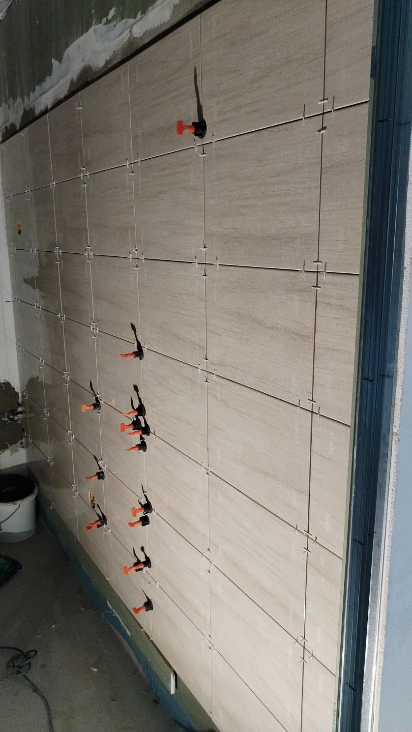 Práce v portfoliu - Obklady stěna+podlaha - fotografie 2