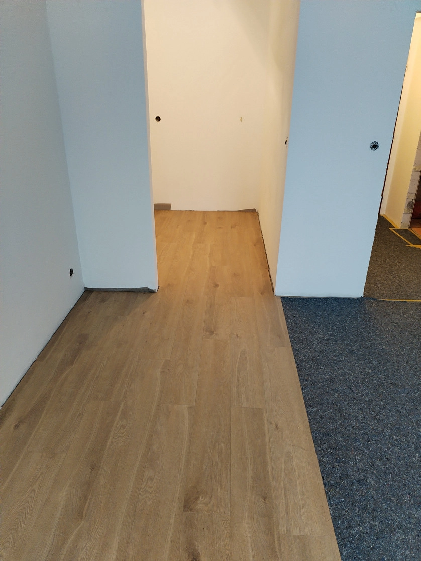 Práce v portfoliu - Pokládka podlahových krytin - fotografie 2