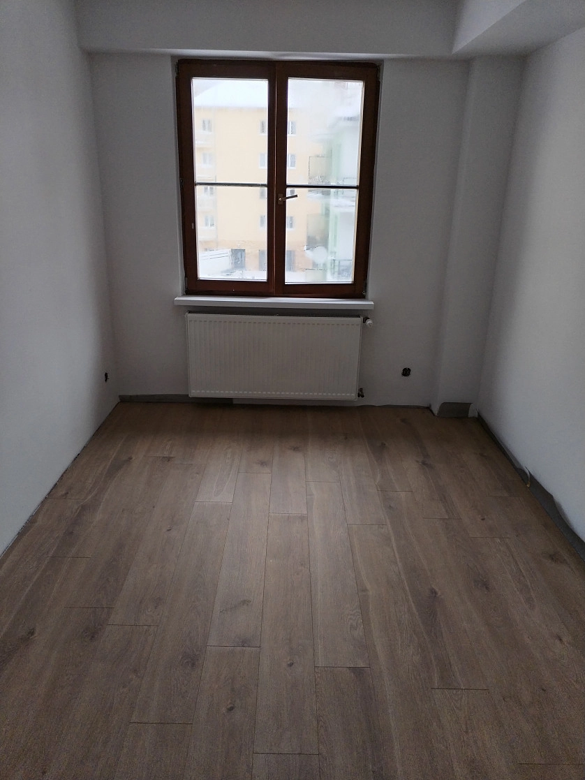 Práce v portfoliu - Pokládka podlahových krytin - fotografie 4