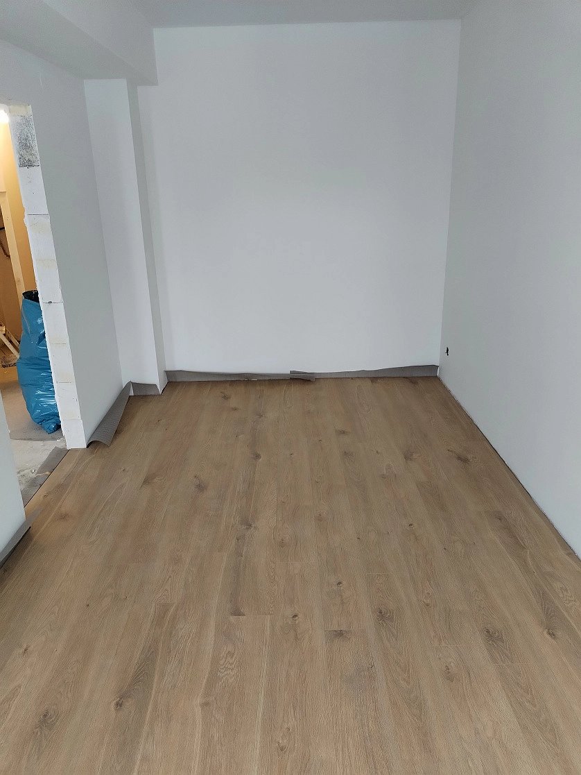 Práce v portfoliu - Pokládka podlahových krytin - fotografie 3