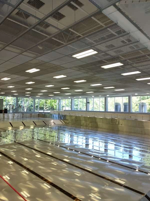 Práce v portfoliu - Výměna osvětlení v obchodním dome a v bazénu. - fotografie 5