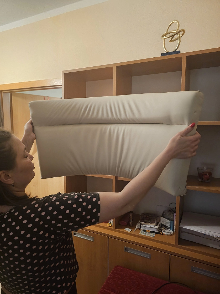 Práce v portfoliu - перетяжка и мелкий ремонт мебели - fotografie 2