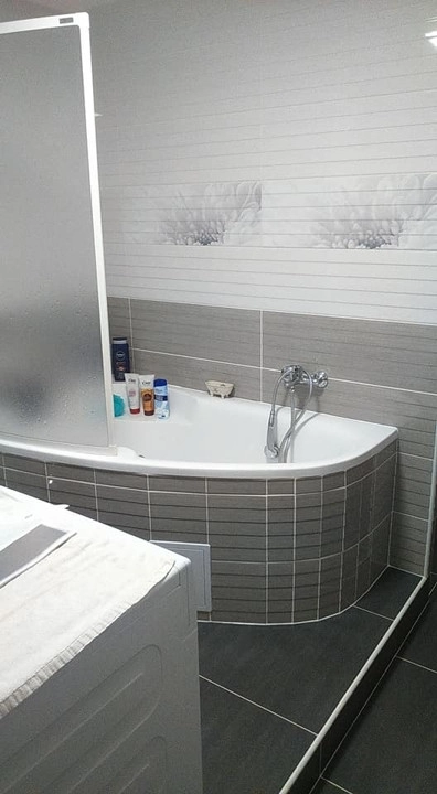 Práce v portfoliu - Rekonstrukce koupelen a fasád - fotografie 6