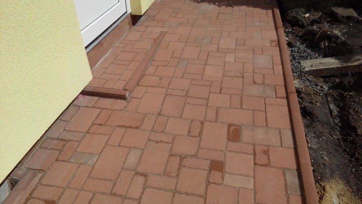 Práce v portfoliu - Rekonstrukce koupelen a fasád