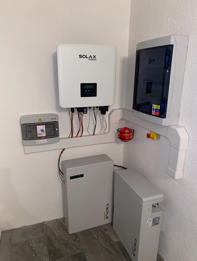 Práce v portfoliu - Elektrikářské a projektové práce, stavební úpravy vč. povolení a kolaudace.