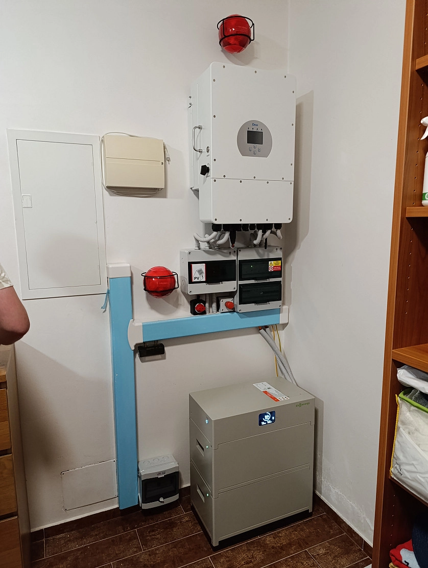 Работа портфолио - Установка гибридных солнечных станций 9, 15, 20кВт, подключение тепловых насосов, зарядных станций для электромобилей - фото 6