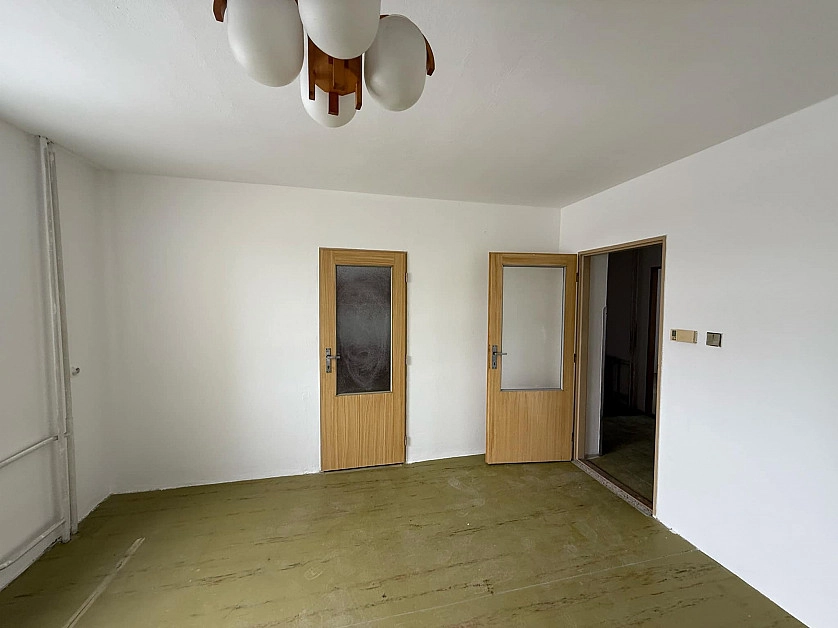 Práce v portfoliu - Tmelení a malování bílou barvou - fotografie 4