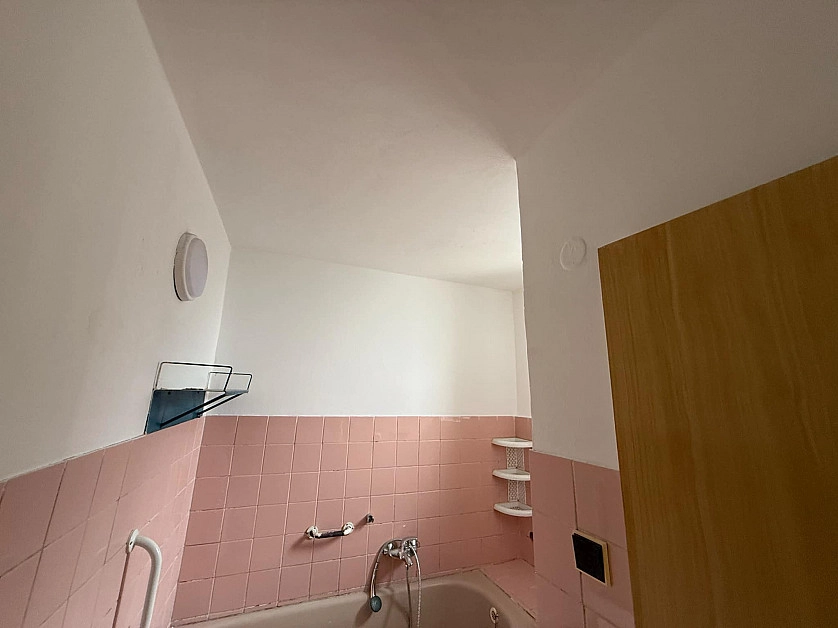 Práce v portfoliu - Tmelení a malování bílou barvou