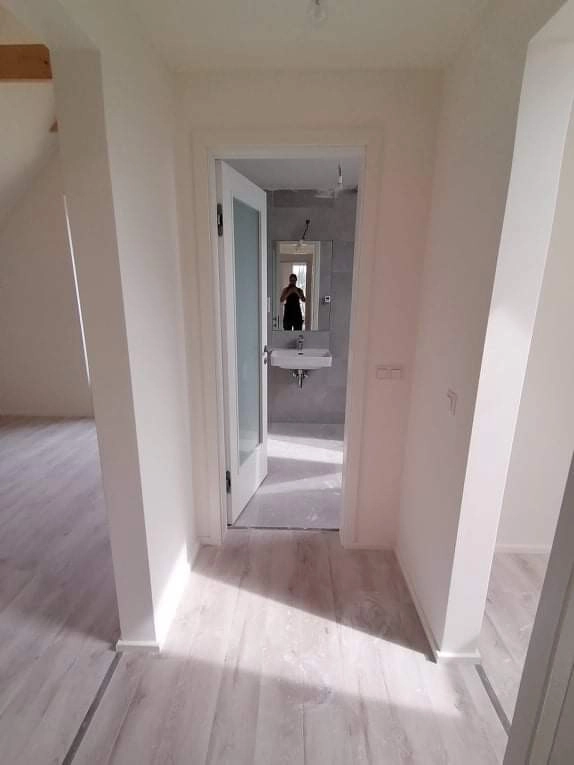 Práce v portfoliu - Malování novostavby RD - fotografie 5