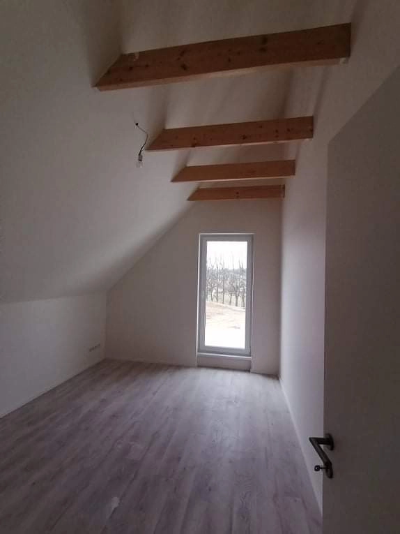 Práce v portfoliu - Malování novostavby RD - fotografie 4