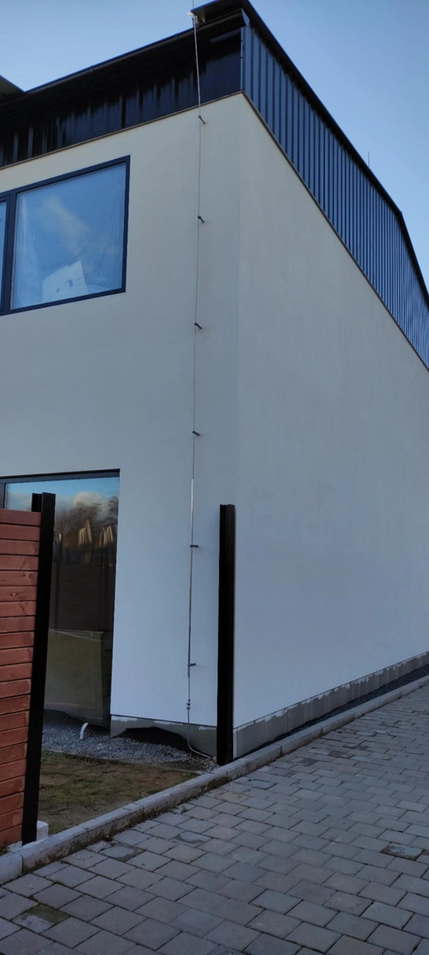 Práce v portfoliu - Montáž hromosvodu - fotografie 2