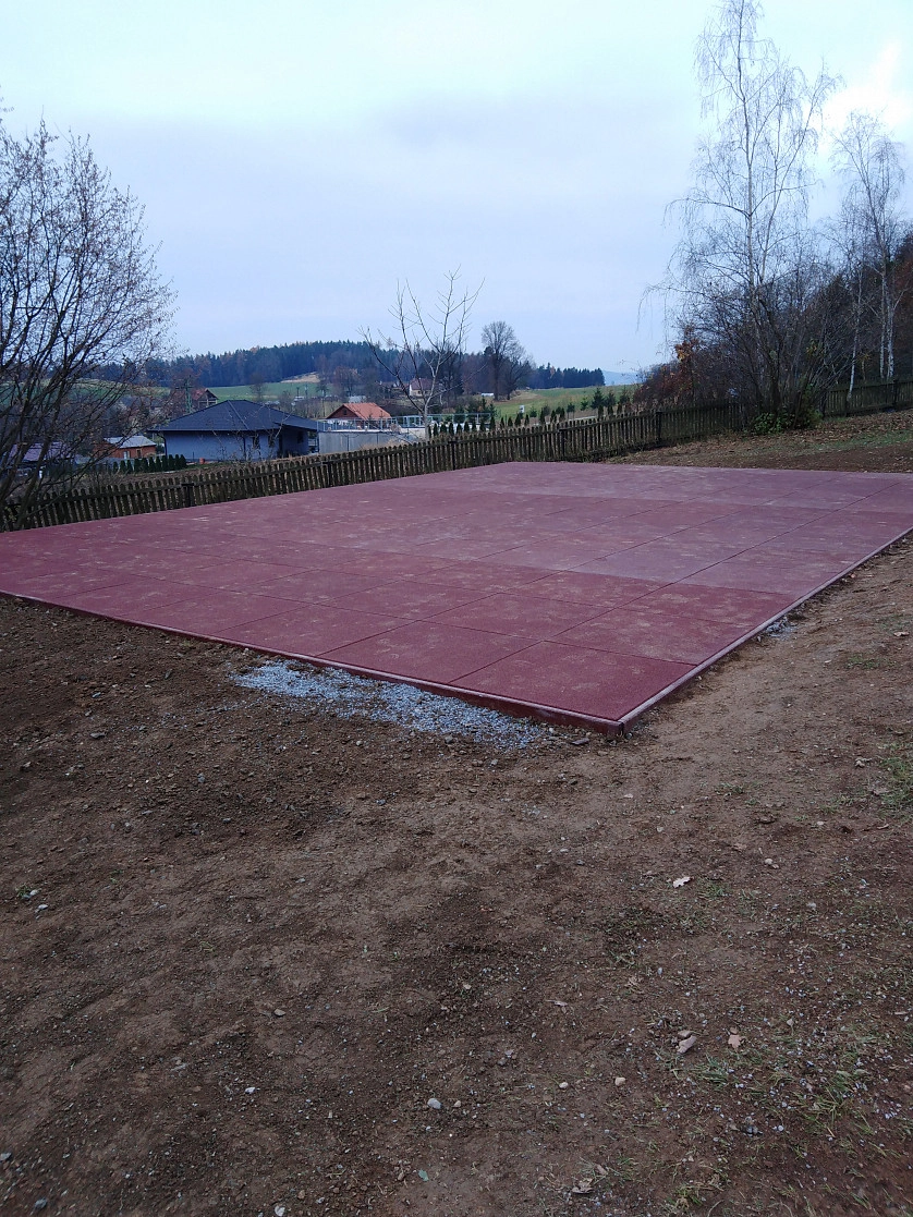 Práce v portfoliu - Pokládka gumové dlažby - fotografie 3