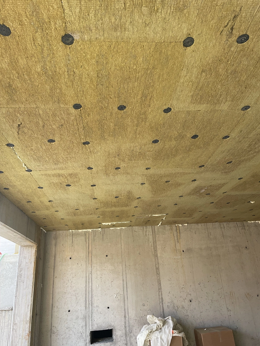 Práce v portfoliu - stropní izolace - fotografie 5