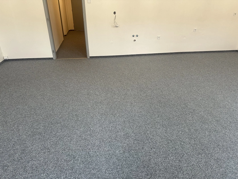 Práce v portfoliu - pokládka koberců - fotografie 4