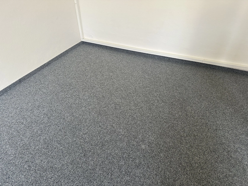 Práce v portfoliu - pokládka koberců - fotografie 3