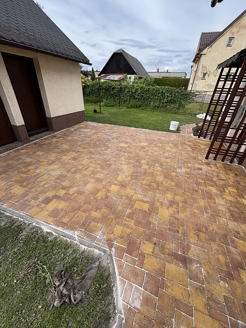 Práce v portfoliu - Čištění dlažby, zapiskovani, nano impregnace - fotografie 2